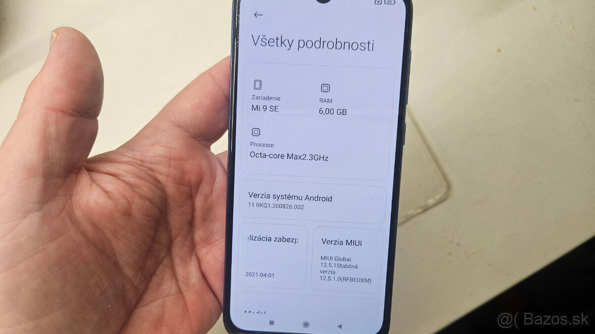 Xiaomi Mi9 SE - výborný mobil do ruky - 9