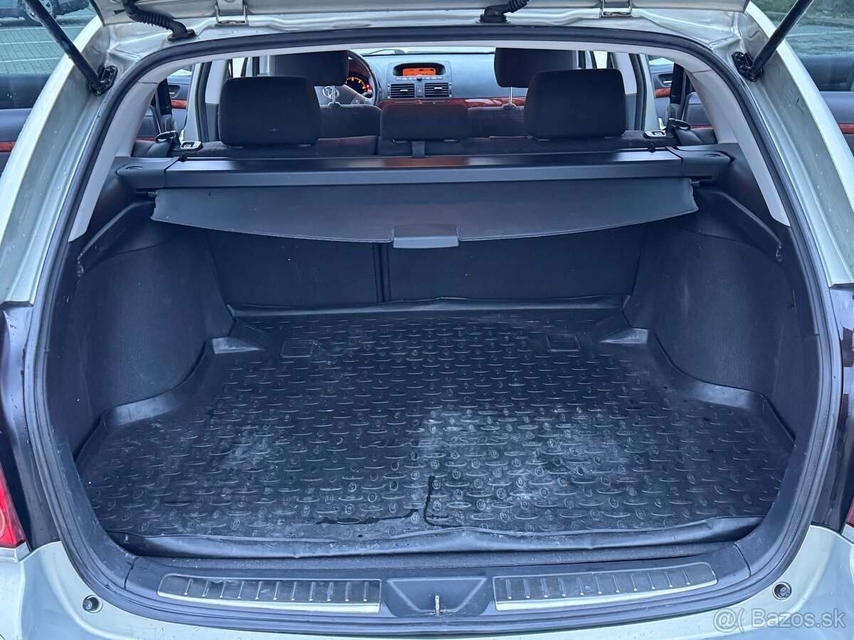 Toyota Avensis Kombi 2.2 D-4D - 9