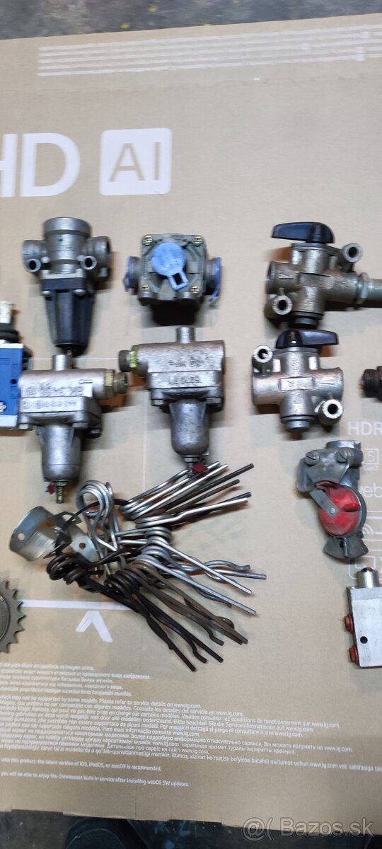 Náhradné diely - 9