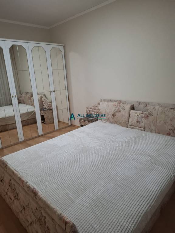 Priestranný byt v centre Bratislavy so záhradou - 9