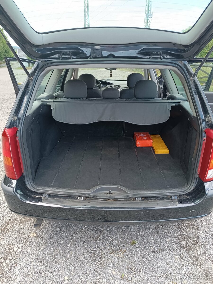 Predám Ford FOCUS combi - 9