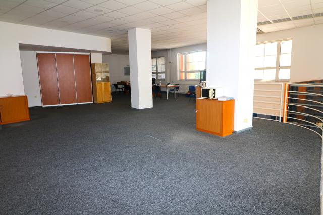 Prenájom obchodno - administratívneho priestoru Bytčická ul. - 9