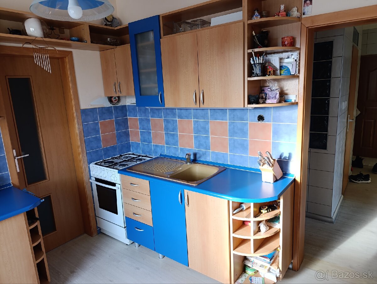 Kuchynská linka so sporákom - 9