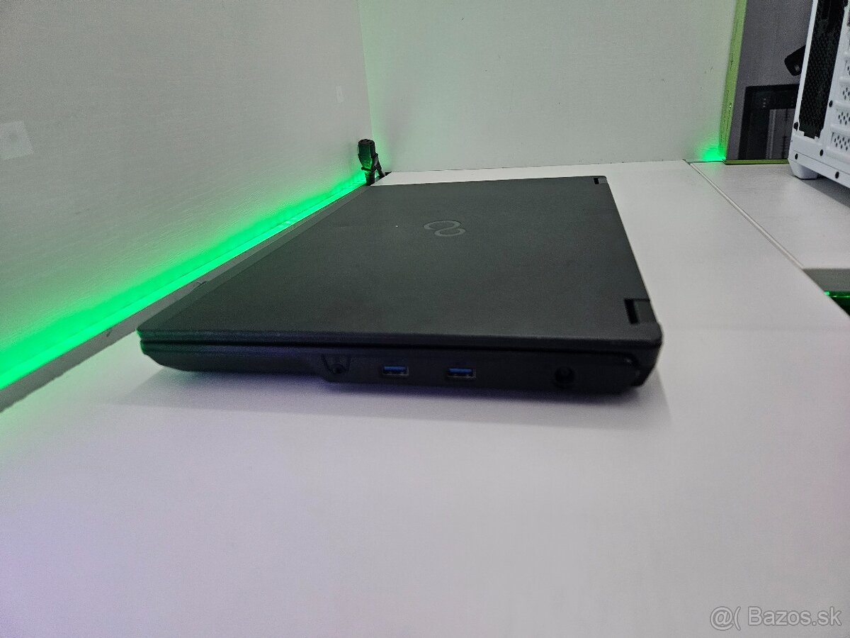 Fujitsu Celsius H7510 intel i7, 32GB RAM, Nvidia - 9