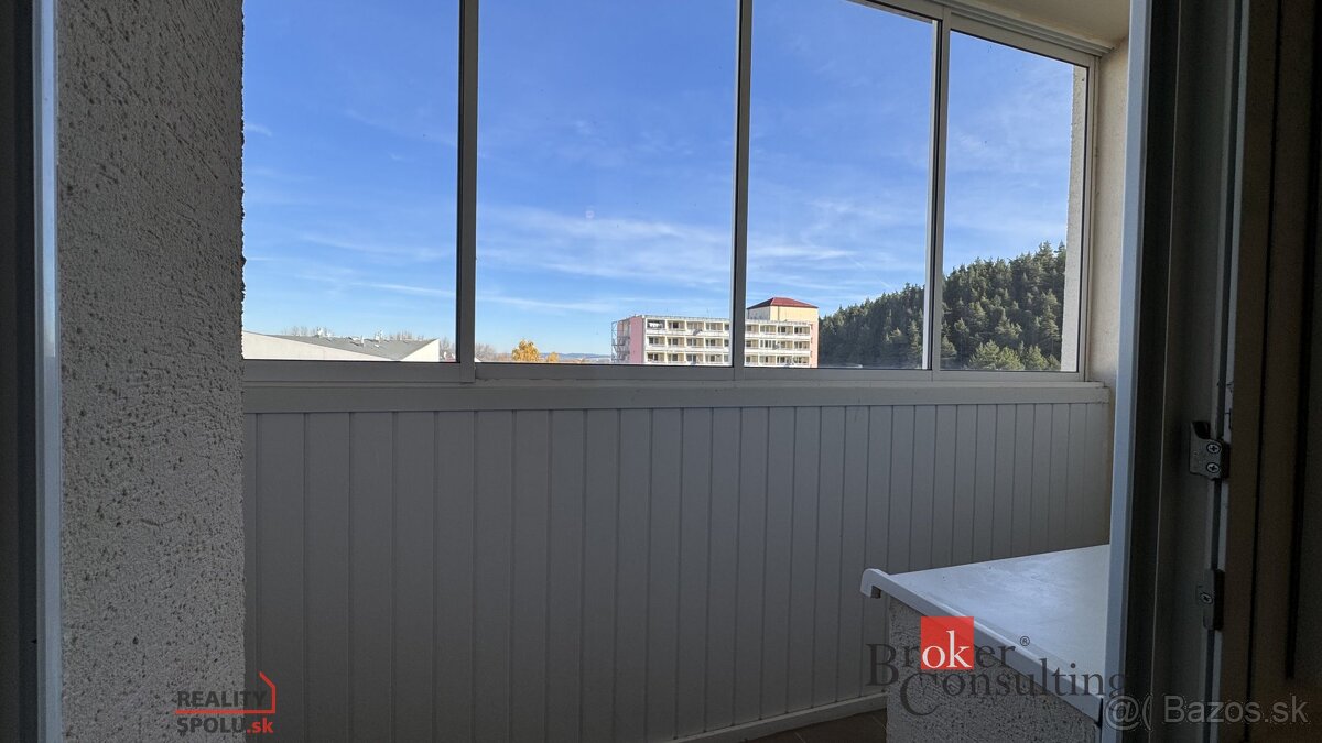 PRENÁNAJOM, 2-izbový byt s dvomi balkónmi a vlastným parkova - 9