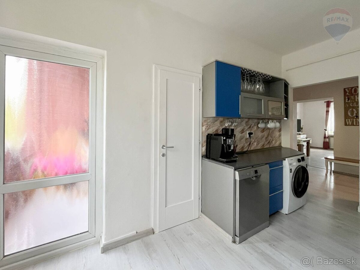 PREDANÉ Predaj: 3-izbový byt s krbom priamo v centre L - 9