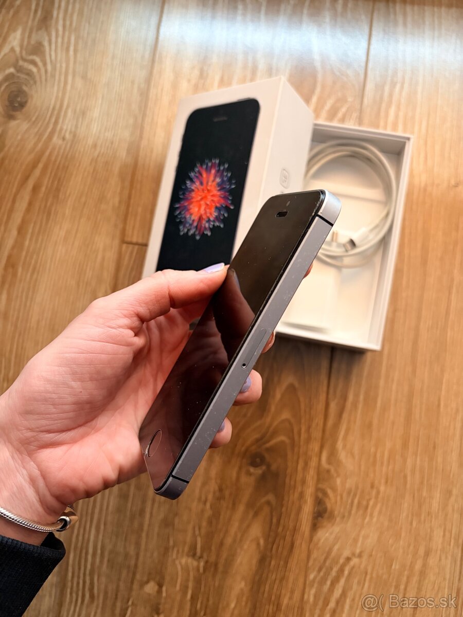 iPhone SE - 1. generácia, 64 GB, strieborný - 9