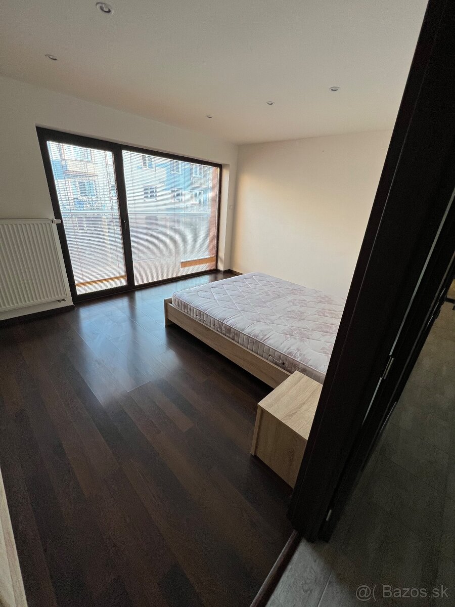 Samostatná Novostavba Uhlisko - 9