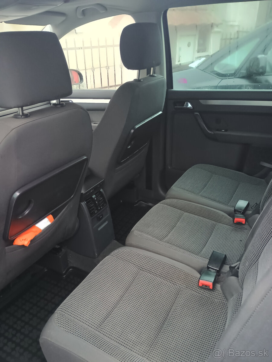 Volkswagen touran - 9