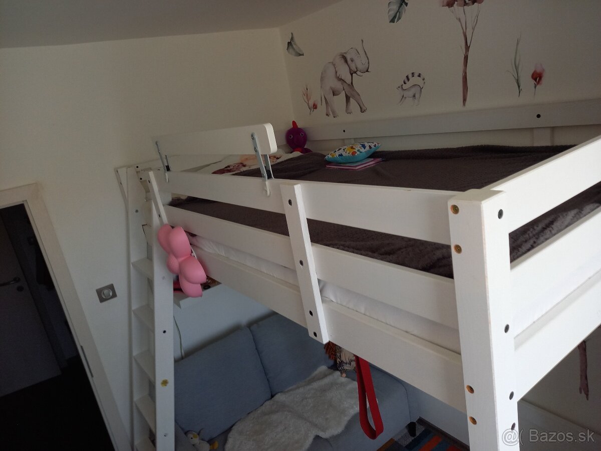 Detská Poschodová posteľ IKEA upravená na činžiakový byt. - 9