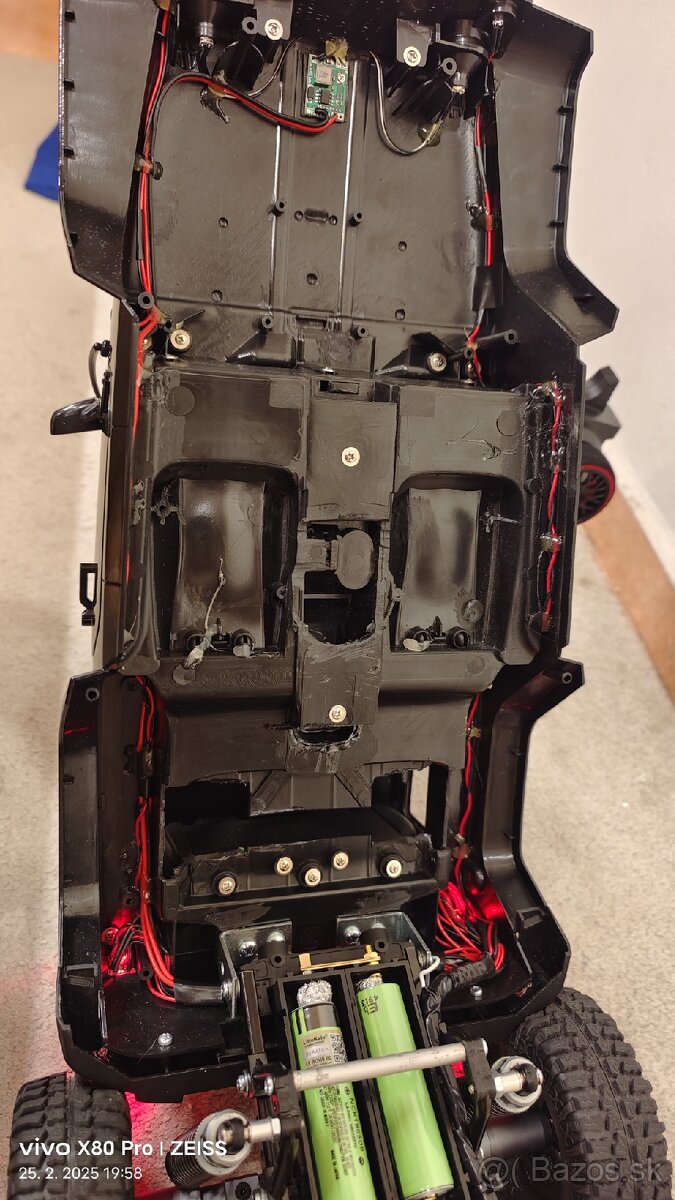 RC Jeep Wrangler 4x4 1:10 - 9