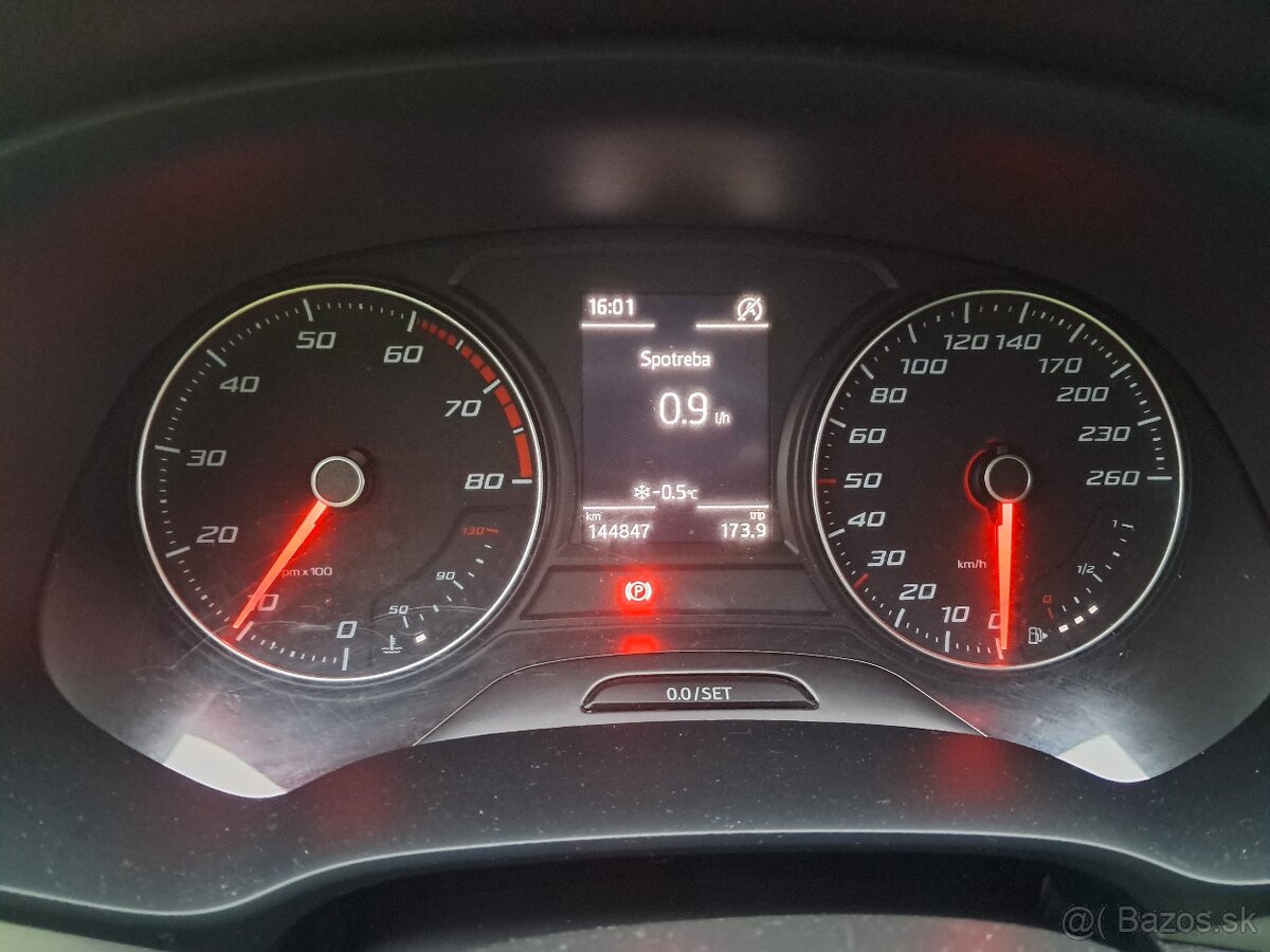 Seat Leon rok 2019 benzín - 9