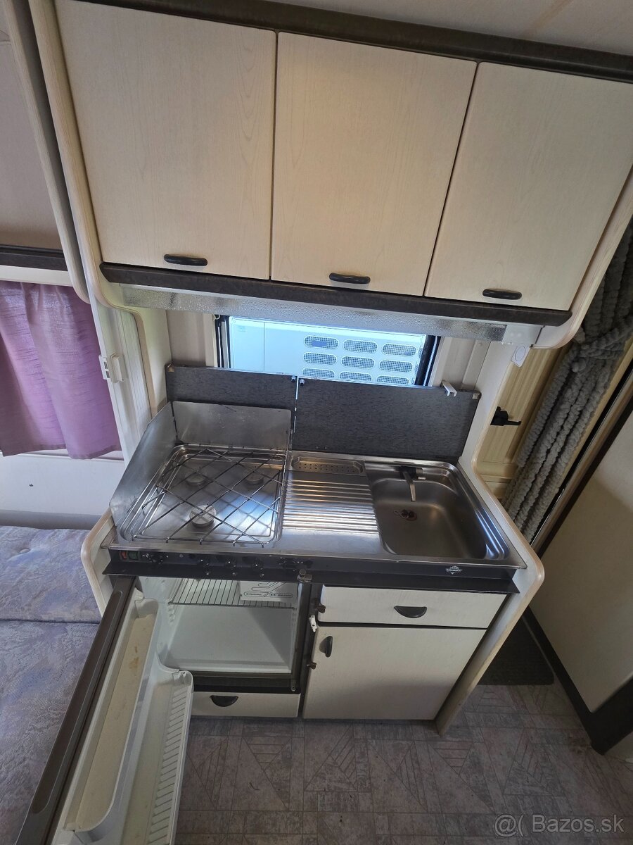 Obytny prives Hobby 420 - Classic, predstan - 9