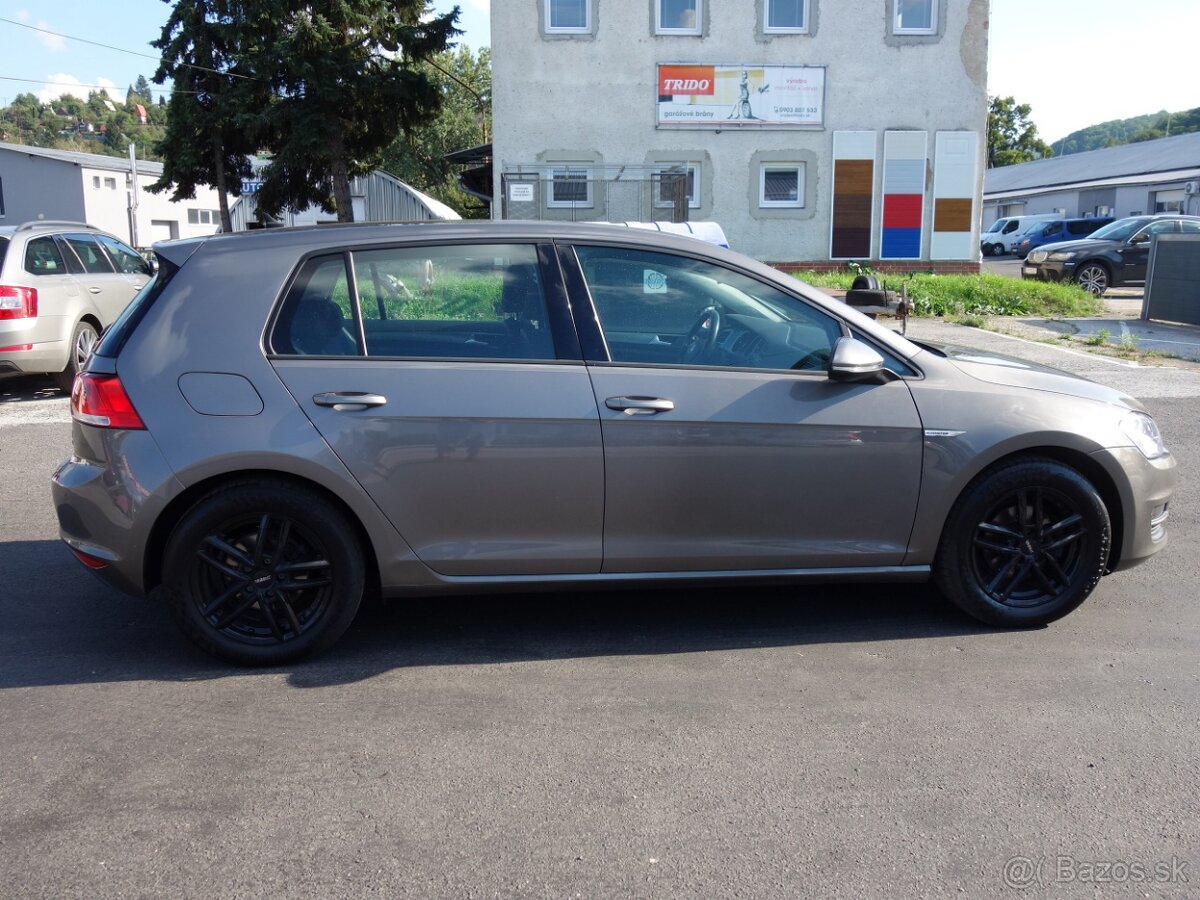 VW Golf - 9