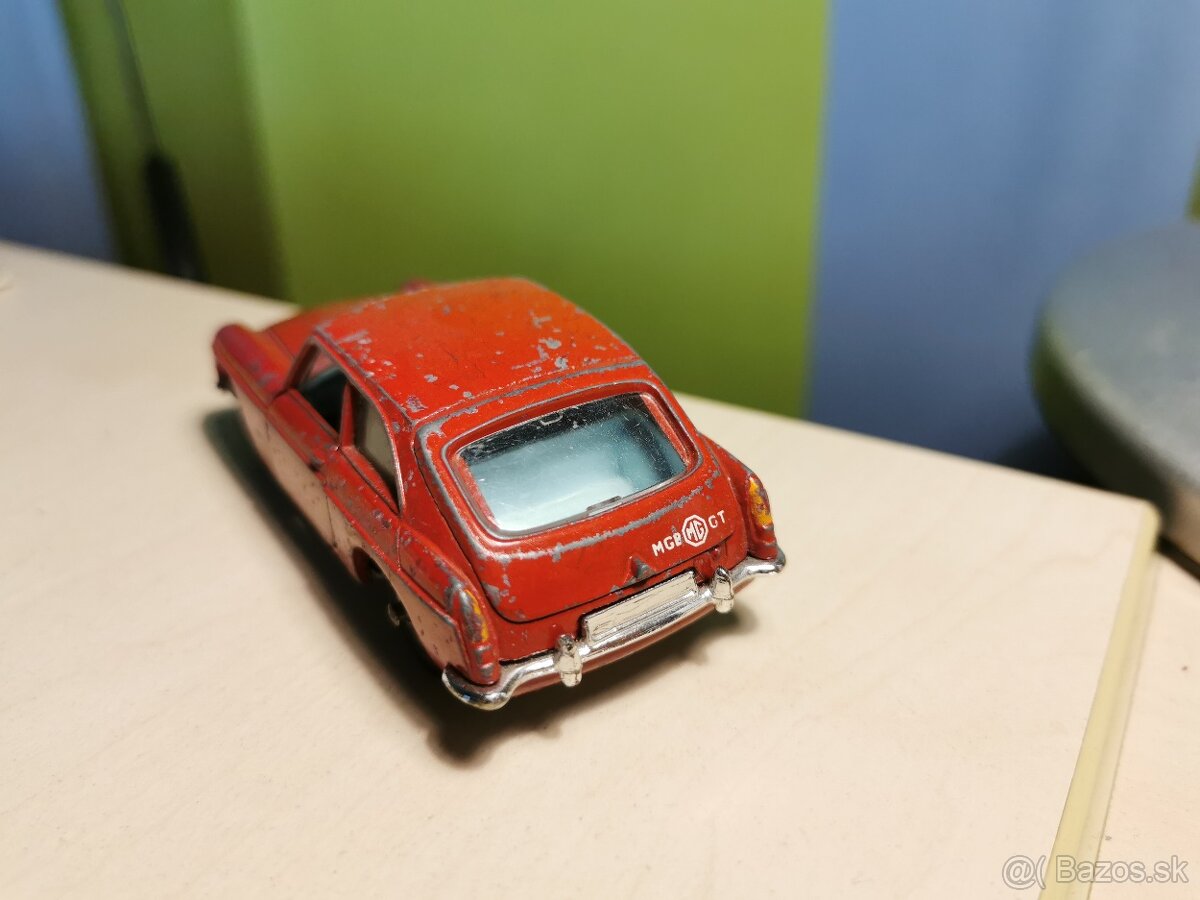 Corgi toys MG B - 9