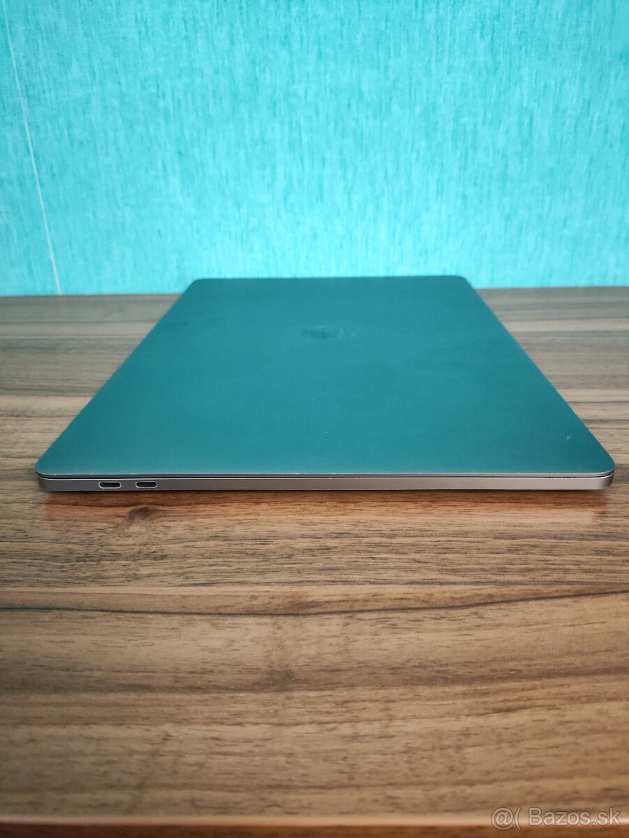 MacBook Pro 15 2017 | A1707 | i7 • 16GB • 256GB - 9