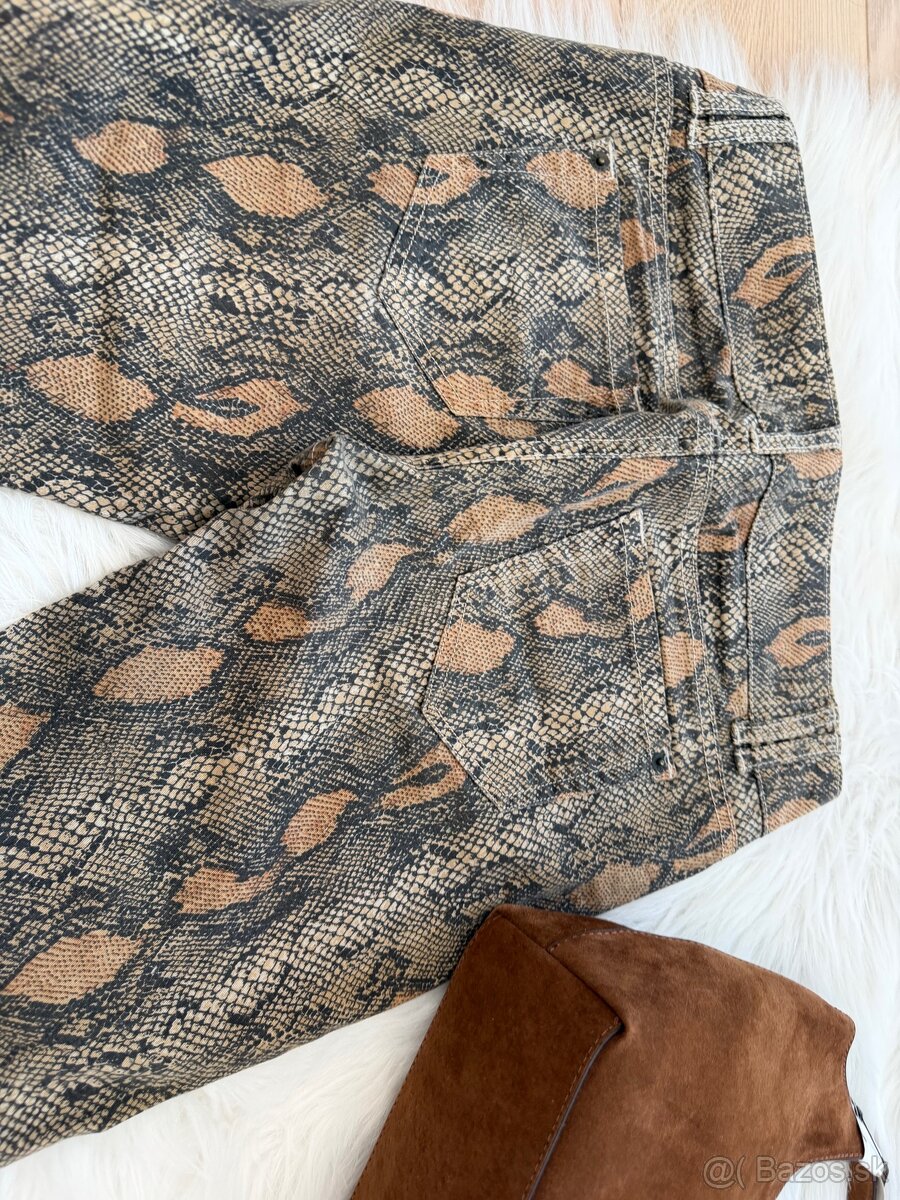 Dámske 3/4 nohavice s hadím vzorom, 36 - 9