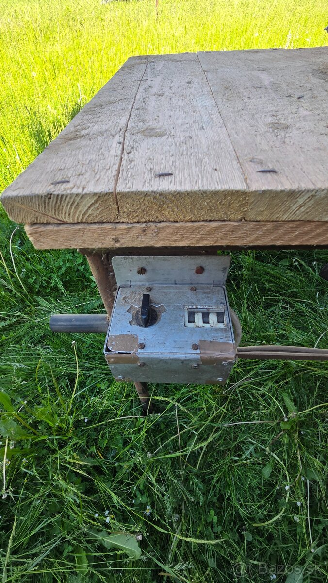 Kužeľová štiepačka na drevo - 9