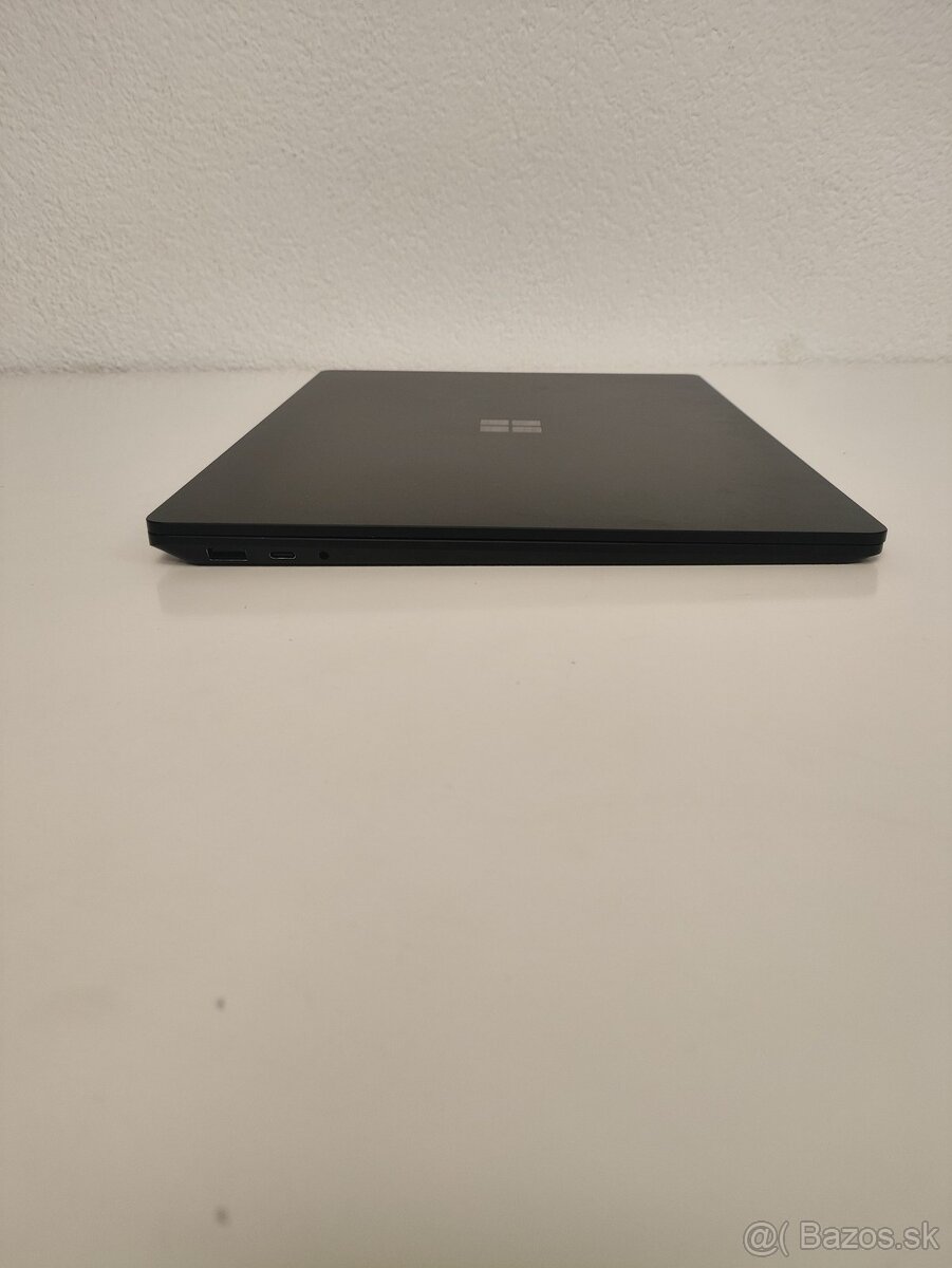 Microsoft Surface Laptop 5 15" | Intel Core i7 1265U • 32 G - 9