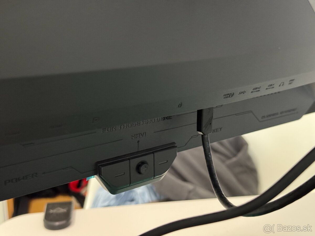 ASUS ROG Swift OLED PG32UCDM (4K, 240Hz) - Top Stav / Záruka - 9