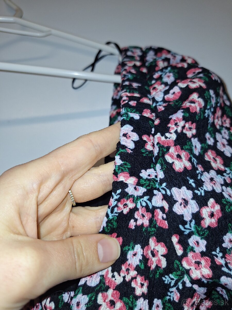 Midi kvetované šaty - 9