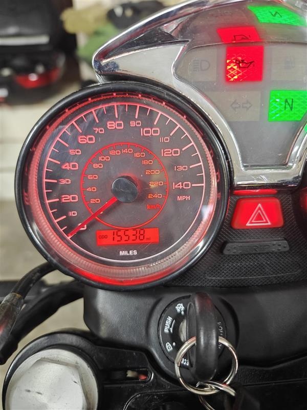 Moto Guzzi Breva 750 - 9