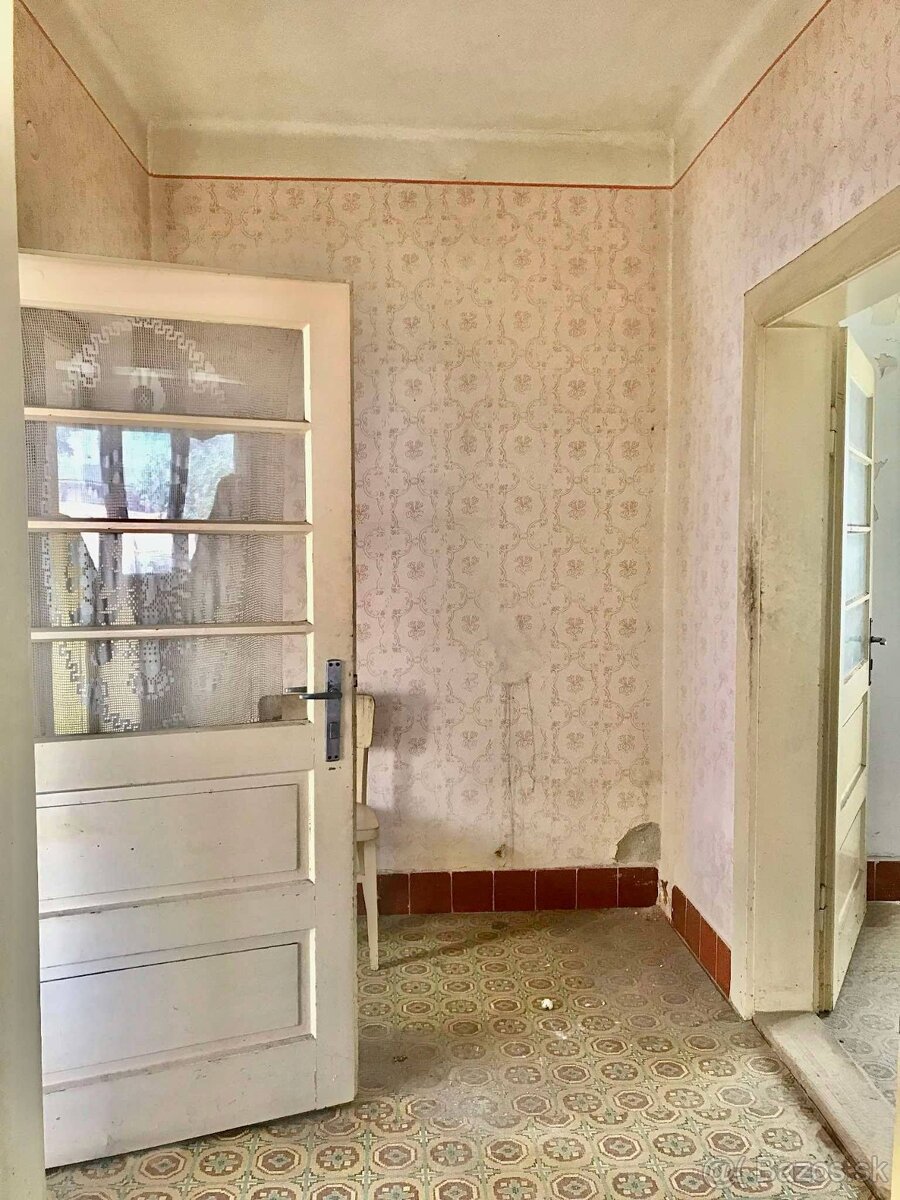 ZNÍŽENÁ CENA➔Starší RD vhodný na rekonštrukciu - Želovce - 9