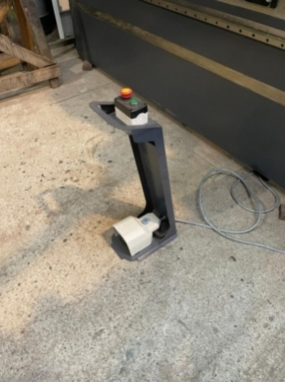 Rok výroby 2024, ohraňovací lis SX 30220 - 9