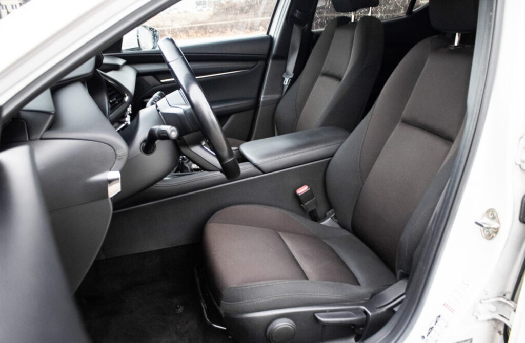 Mazda 3 90kW (2020). - 9