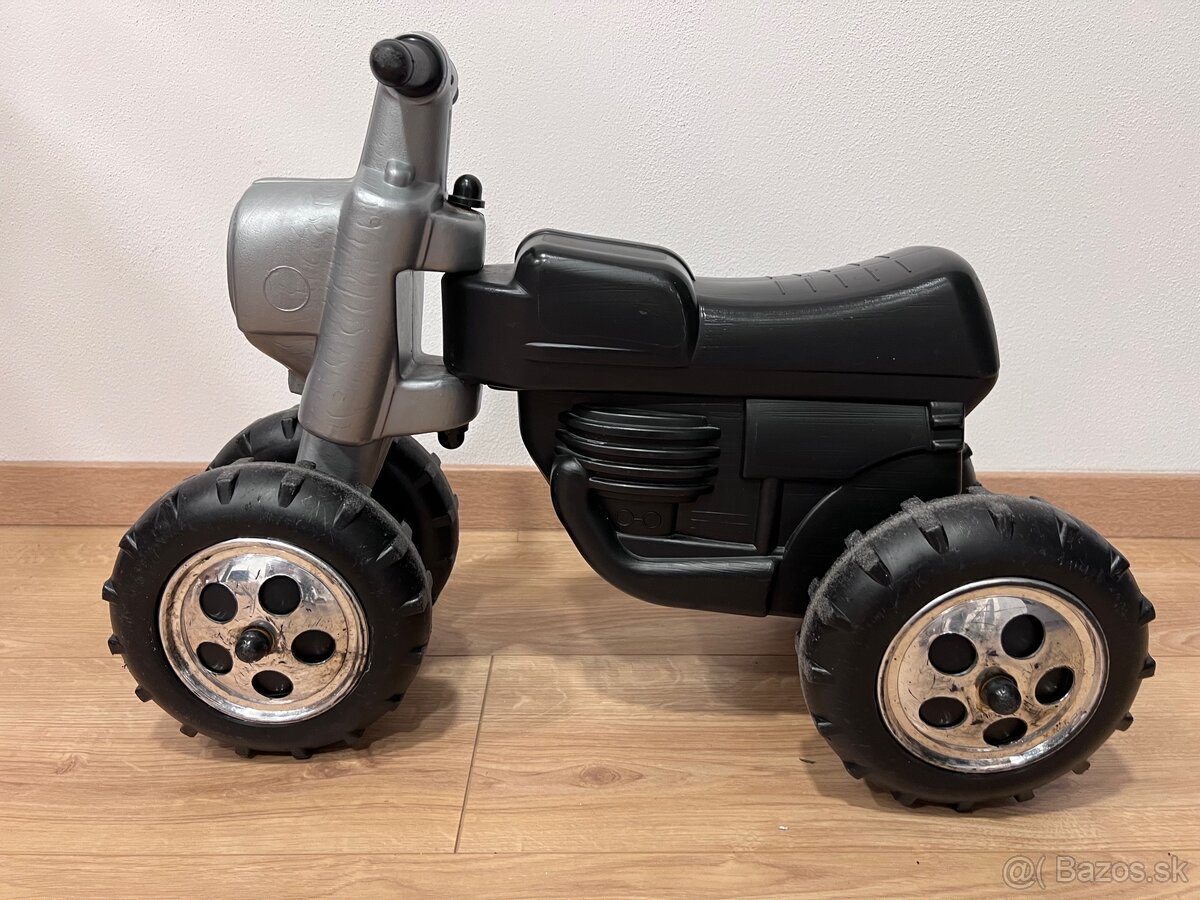 Odrážadlo, kolobežka a motorka - 9