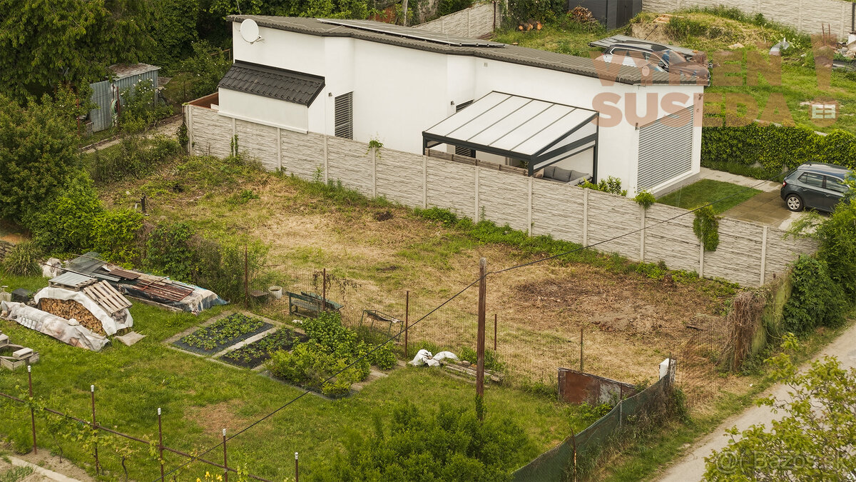 VYMEŇ SUSEDA - VÝNIMOČNÝ STAVEBNÝ POZEMOK, BOČNÁ ULICA, BRA - 9