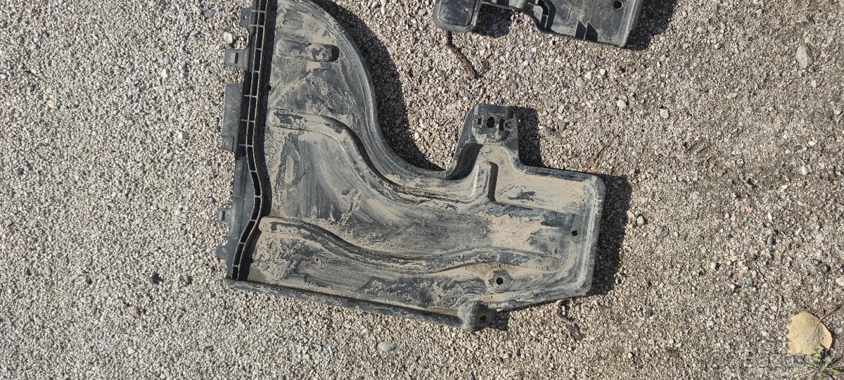 Octavia 3 Golf 7 Leon 3 kryt podvozku Audi A3 8V - 9