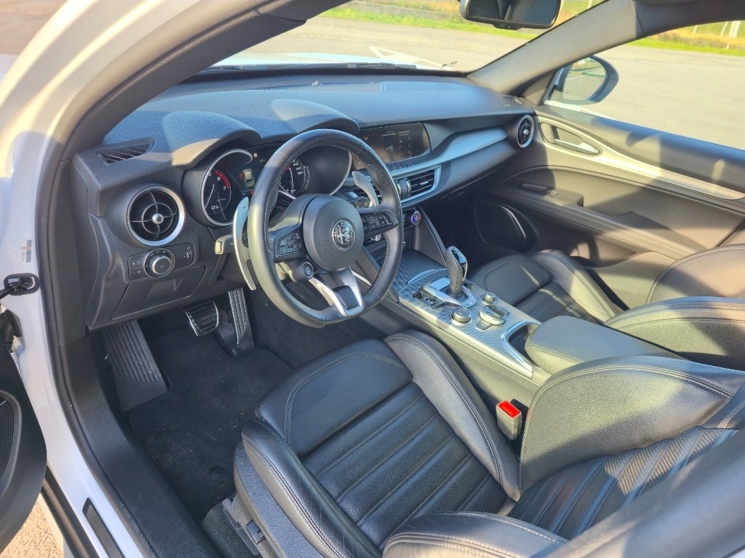 Alfa Romeo Stelvio 2.0 Q4 2022 - 9