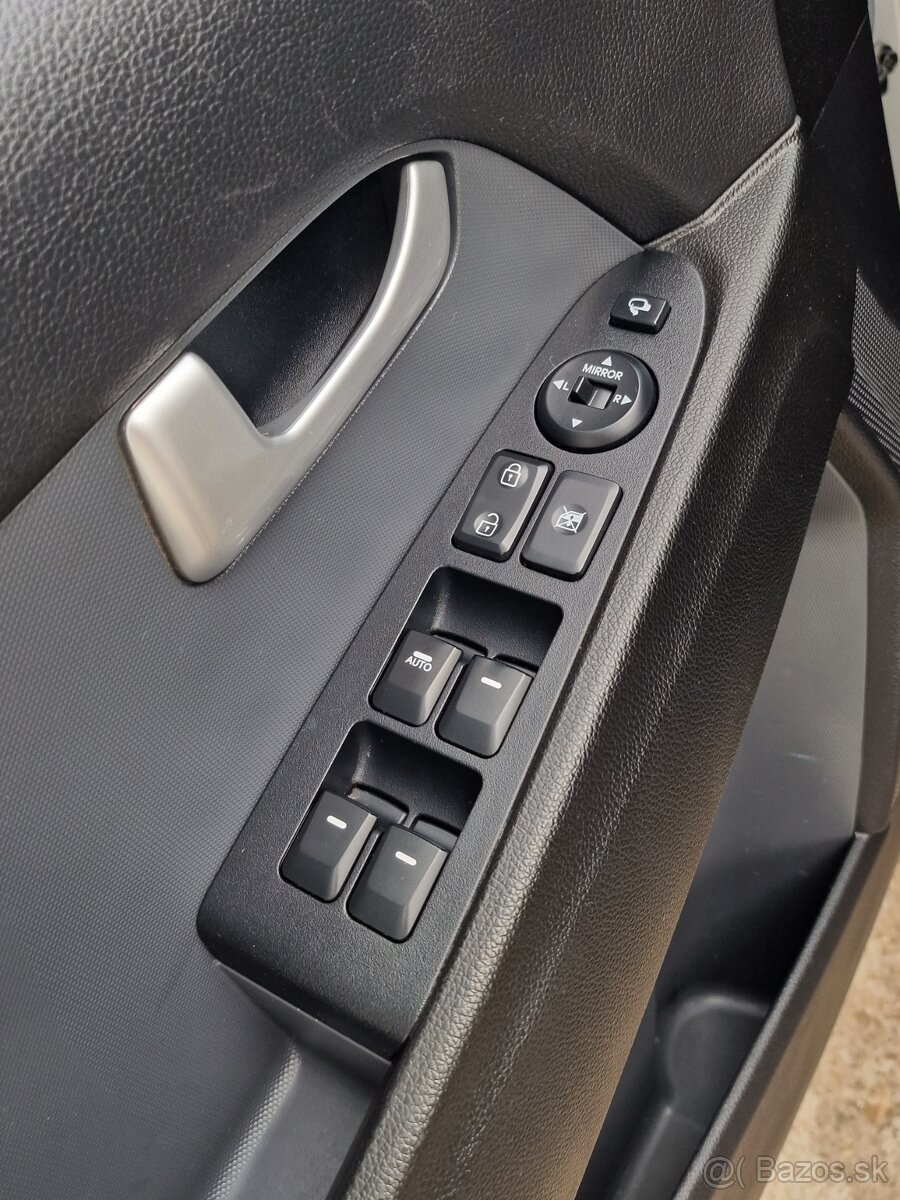 Kia Sportage 2.0 CRDi 4WD 100Kw Platinum A/T, SR, 1. Majiteľ - 9