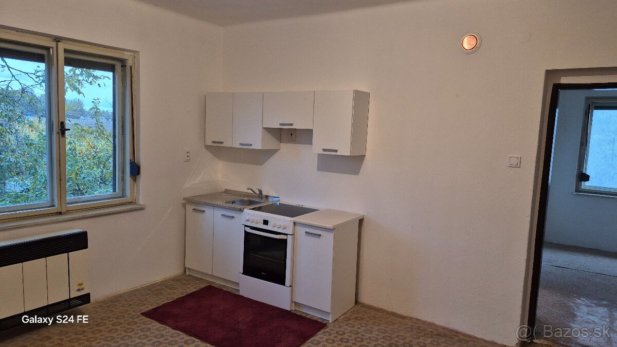 Kvalitný murovaný rodinný dom v okrese Levice - 9