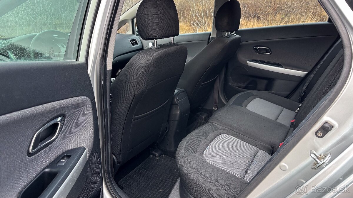 Kia Ceed SW 1,6 GDi Platinum - 9