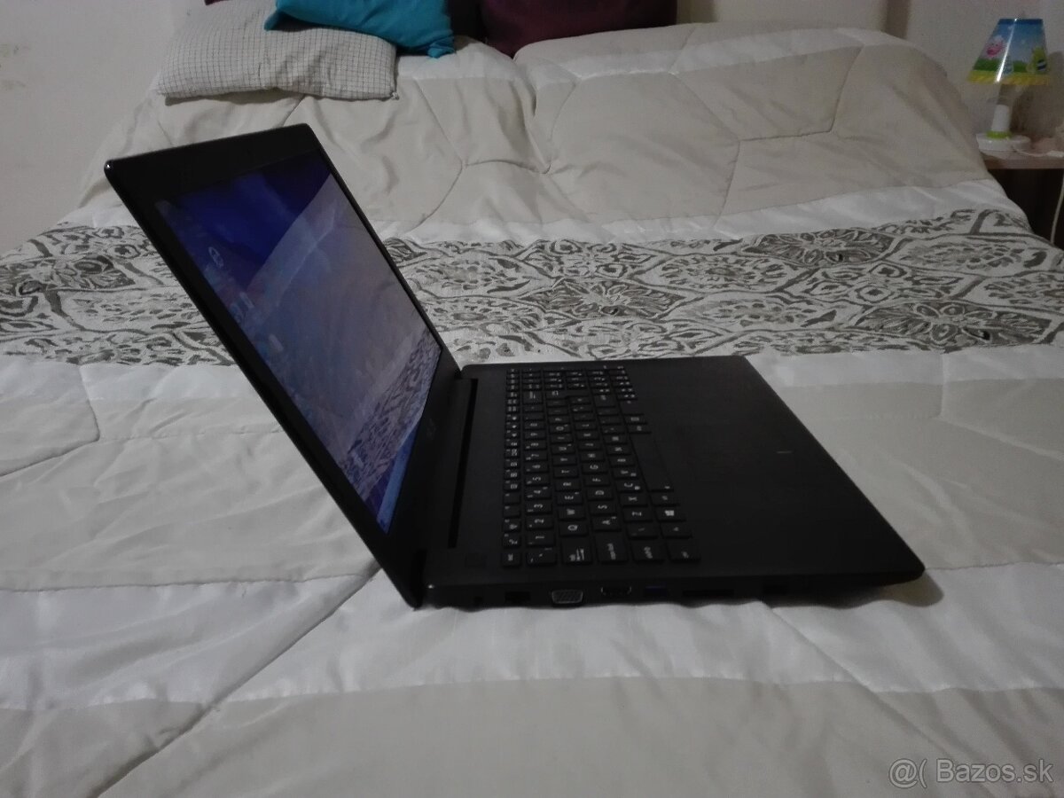 Asus X553. 4-Jadro. SSD 128 GB. Nová 8 GB RAM. - 9