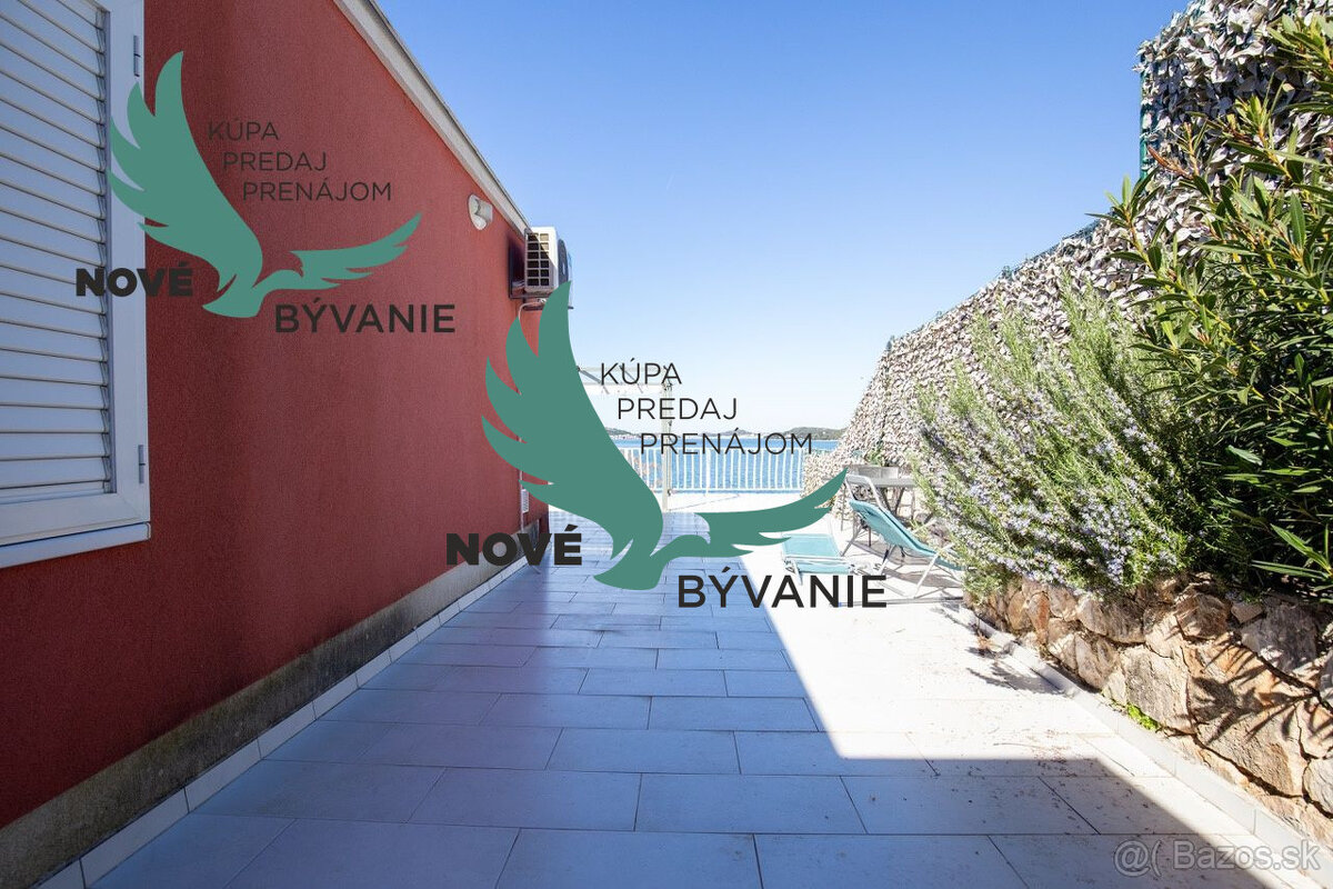 Exkluzívny dom v prvej rade s panoramatickým výhľadom na ost - 9