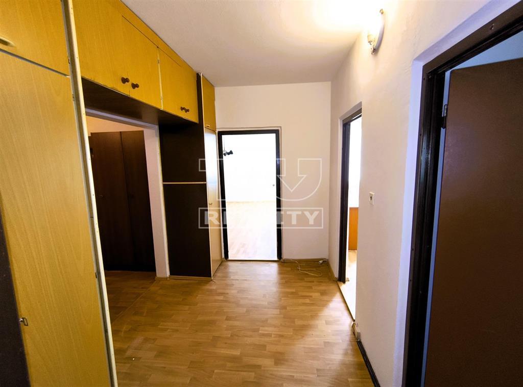 Prenájom, 3 izbový byt s lódžiou, 2. poschodie,... - 9