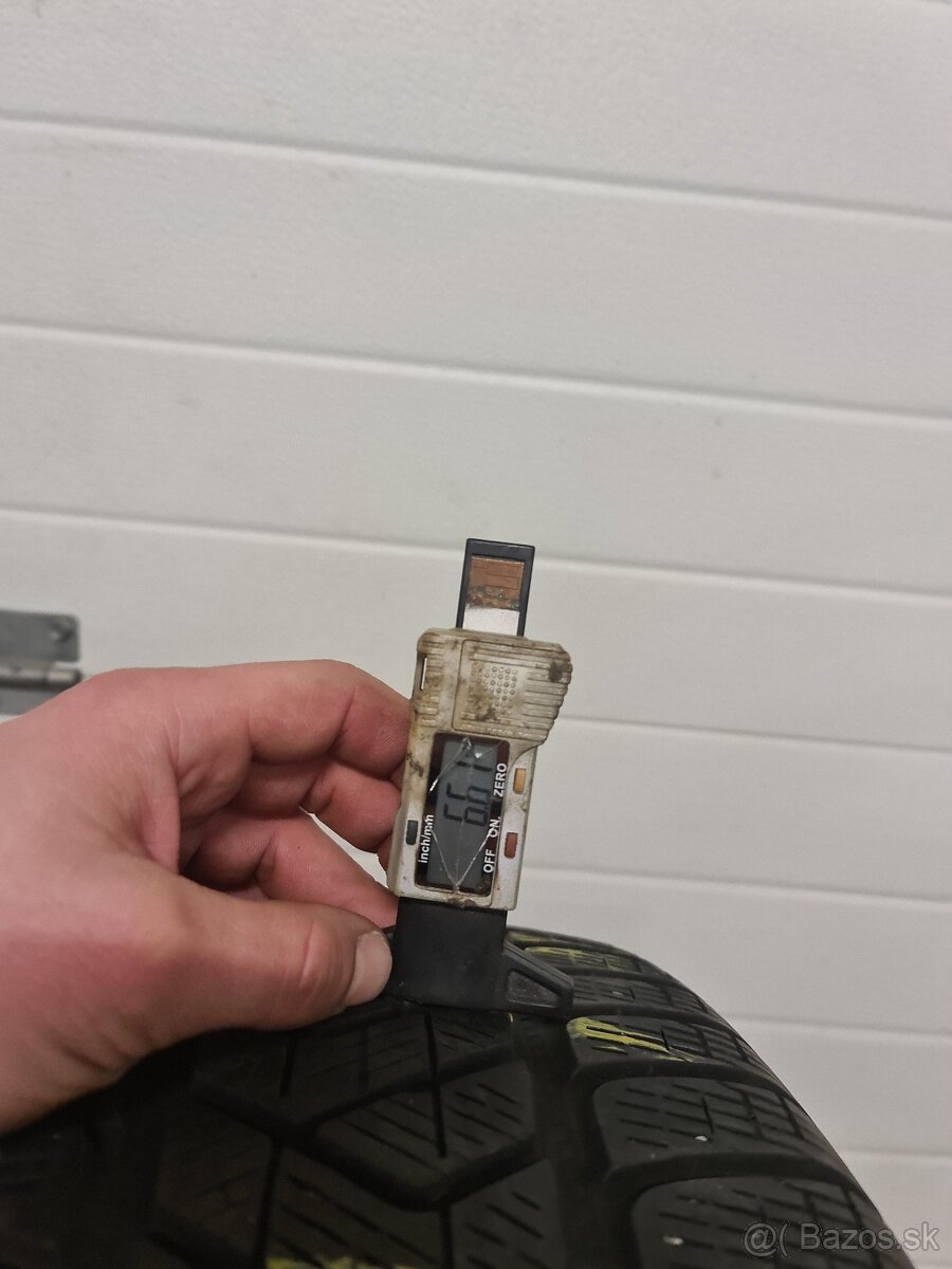 ZIMNE PNEUMATIKY PIRELLI 235/65 R17 - 9