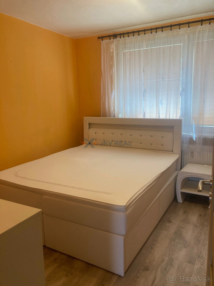 Na prenájom krásny zrekonštruovaný 3-izbový byt - 9