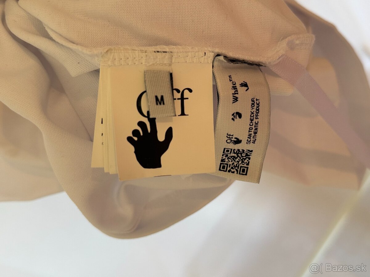 OFF-WHITE Arrow Caravaggio St Fran tričko - 9