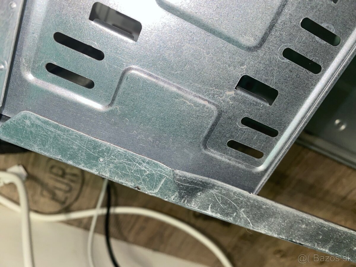 Retro PC mATX skrinka - 9