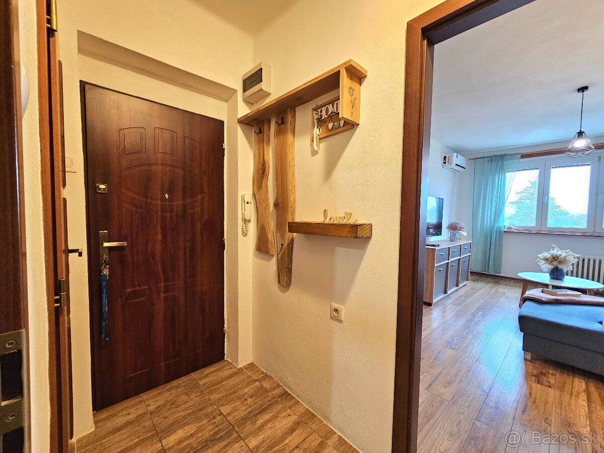 NA PRENÁJOM útulný 2 izb. byt v CENTRE Levíc - 9