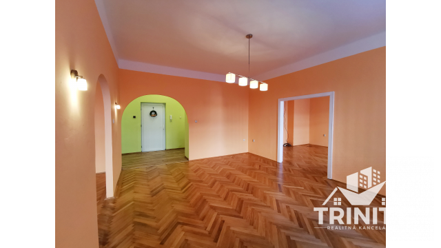 Na predaj priestranný 4-izbový byt v meste Nové Zámky - 9