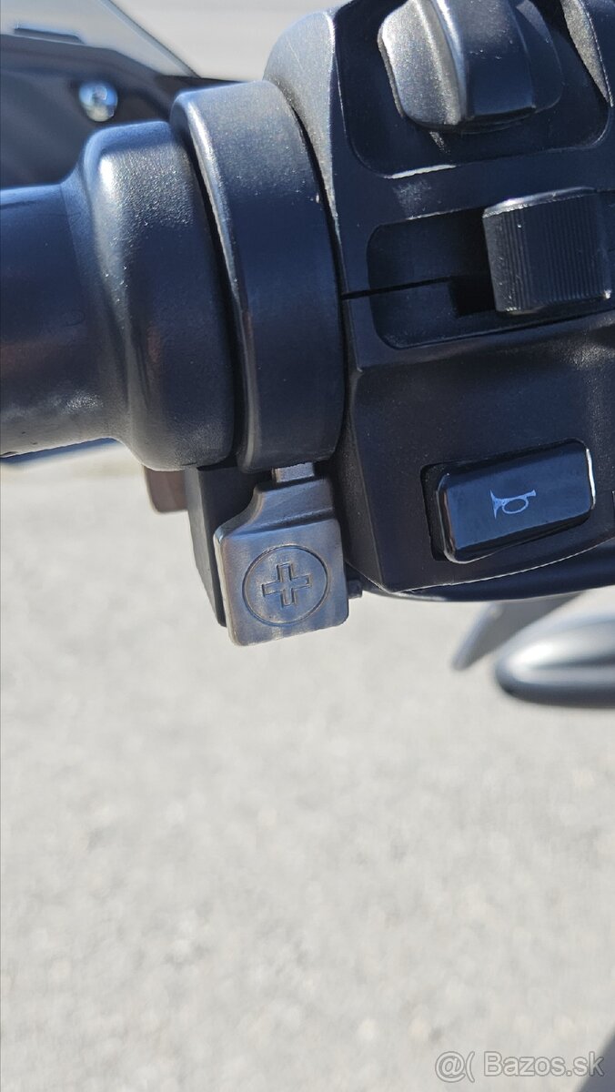 Aprilia Mana 850 - 9