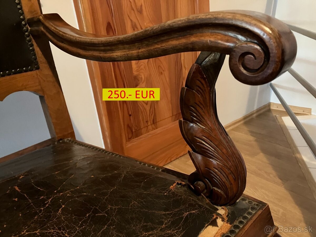 Vyrezávané 120 ročné kreslo - 9