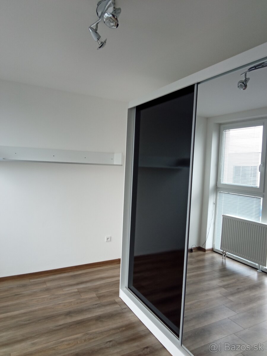 Prenajmem nový RD v obci Chor.Grob časť Čierna voda - 9