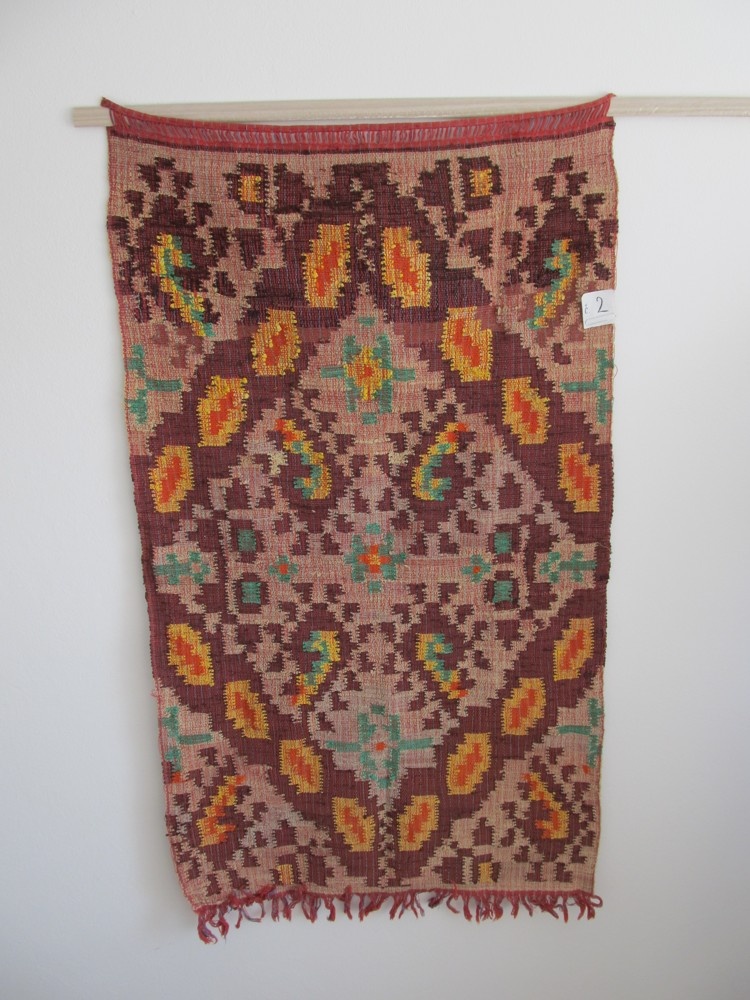 Predám staré cca 60 ročné ručne tkané závesy na stenu. - 9