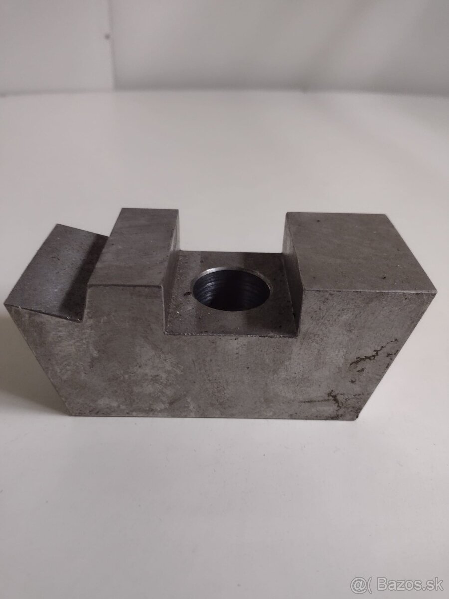 Nahradné diely na lesnú frézu. - 9